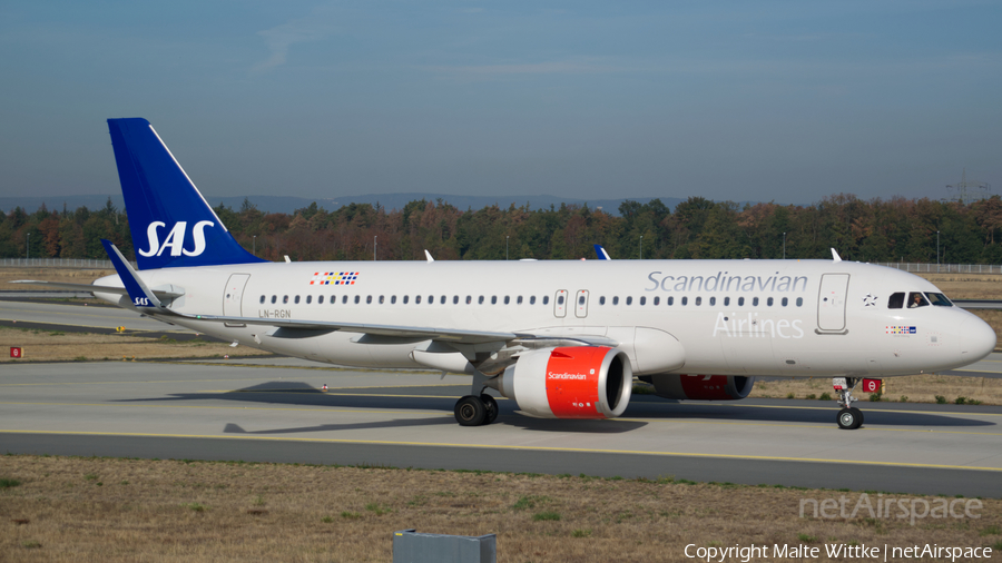 SAS - Scandinavian Airlines Airbus A320-251N (LN-RGN) | Photo 394870