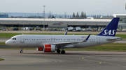 SAS - Scandinavian Airlines Airbus A320-251N (LN-RGO) at  London - Heathrow, United Kingdom