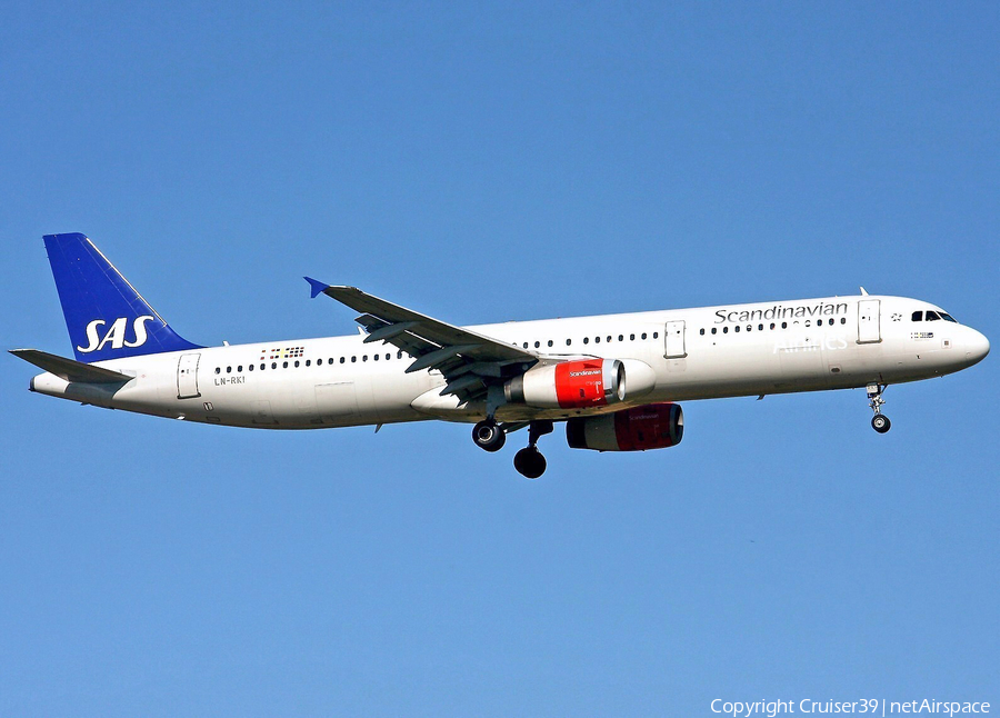 SAS - Scandinavian Airlines Airbus A321-232 (LN-RKI) | Photo 129610