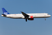 SAS - Scandinavian Airlines Airbus A321-232 (LN-RKK) at  London - Heathrow, United Kingdom