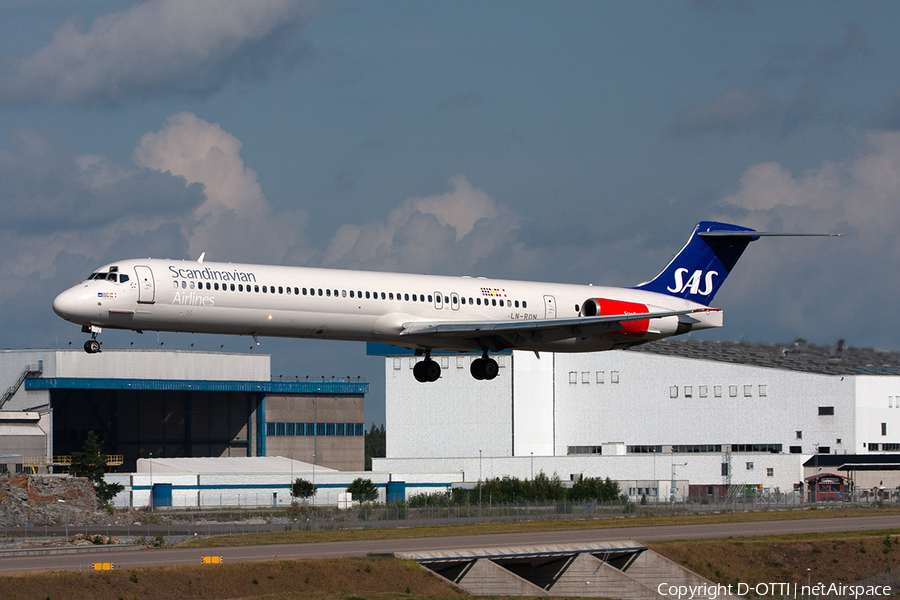 SAS - Scandinavian Airlines McDonnell Douglas MD-82 (LN-RON) | Photo 267262