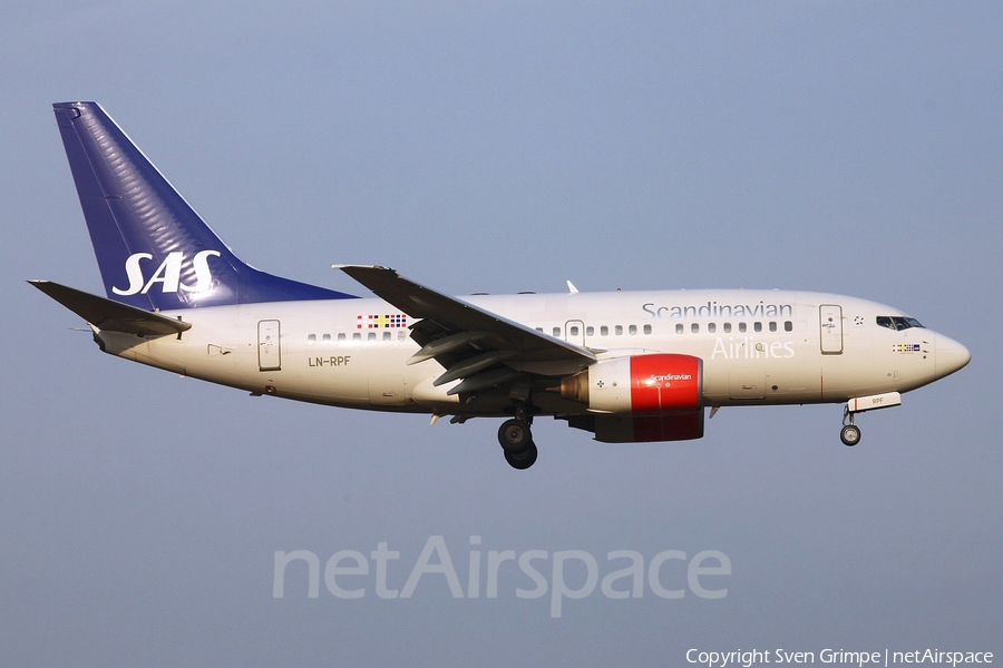SAS - Scandinavian Airlines Boeing 737-683 (LN-RPF) | Photo 70971