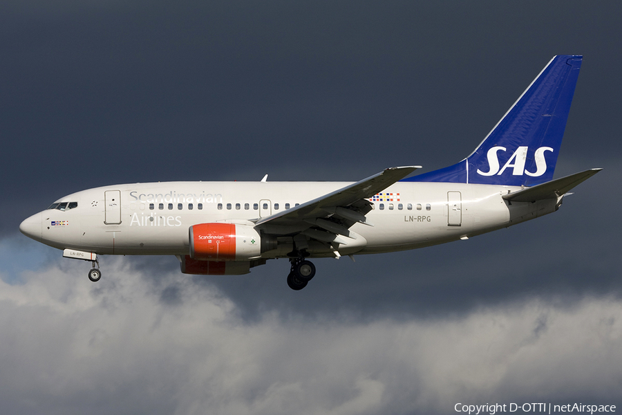 SAS - Scandinavian Airlines Boeing 737-683 (LN-RPG) | Photo 276091