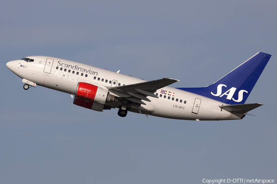 SAS - Scandinavian Airlines Boeing 737-683 (LN-RPY) | Photo 456310