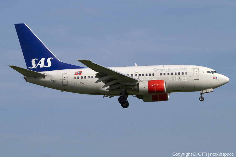 SAS - Scandinavian Airlines Boeing 737-683 (LN-RPZ) | Photo 437739