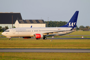 SAS - Scandinavian Airlines Boeing 737-883 (LN-RRH) at  Copenhagen - Kastrup, Denmark