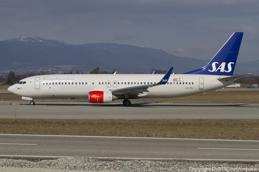 SAS - Scandinavian Airlines Boeing 737-883 (LN-RRJ) | Photo 376817