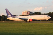 SAS - Scandinavian Airlines Boeing 737-883 (LN-RRJ) at  Hamburg - Fuhlsbuettel (Helmut Schmidt), Germany