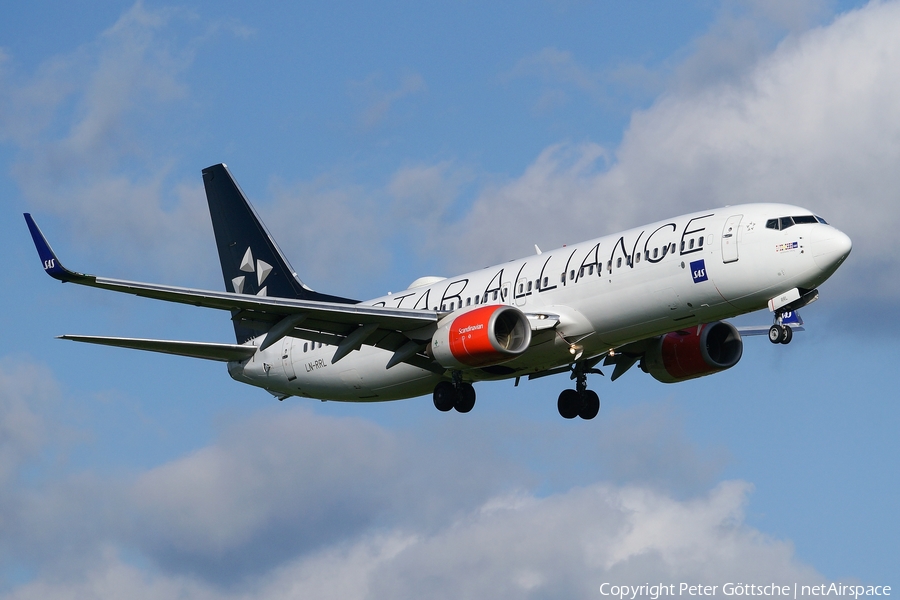 SAS - Scandinavian Airlines Boeing 737-883 (LN-RRL) | Photo 76768