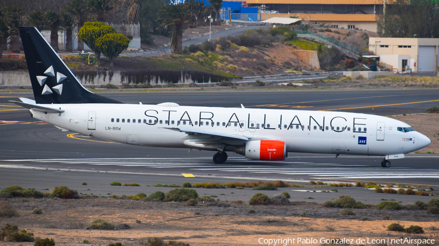 SAS - Scandinavian Airlines Boeing 737-883 (LN-RRW) | Photo 343887