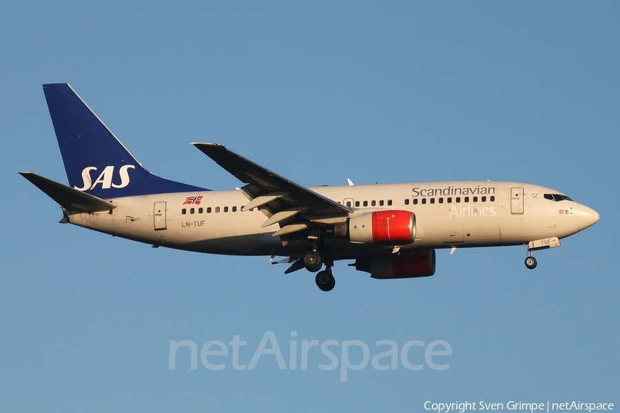 SAS - Scandinavian Airlines Boeing 737-705 (LN-TUF) | Photo 76452
