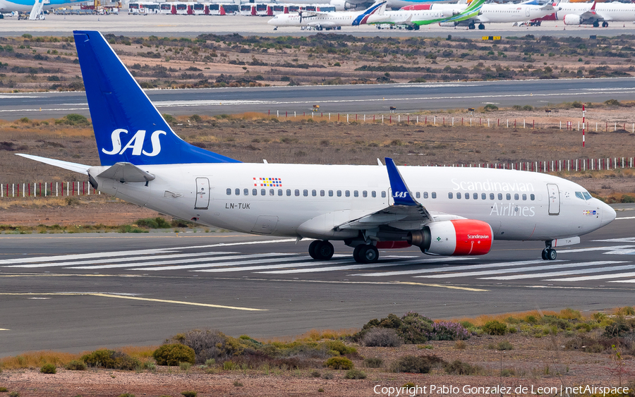 SAS - Scandinavian Airlines Boeing 737-705 (LN-TUK) | Photo 335661