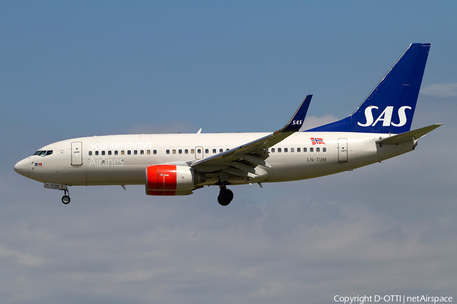 SAS - Scandinavian Airlines Boeing 737-705 (LN-TUM) | Photo 365999