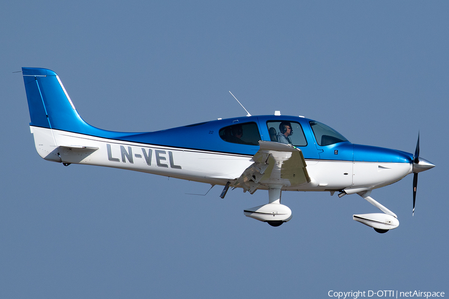 (Private) Cirrus SR22 G6 (LN-VEL) | Photo 398213