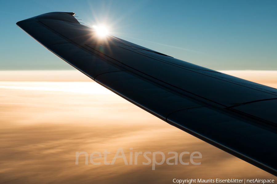 Widerøe Embraer ERJ-190E2 (ERJ-190-300STD) (LN-WEC) | Photo 259435