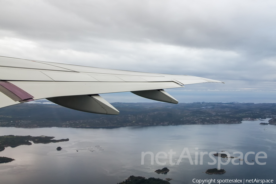 Widerøe Embraer ERJ-190E2 (ERJ-190-300STD) (LN-WEC) | Photo 259546