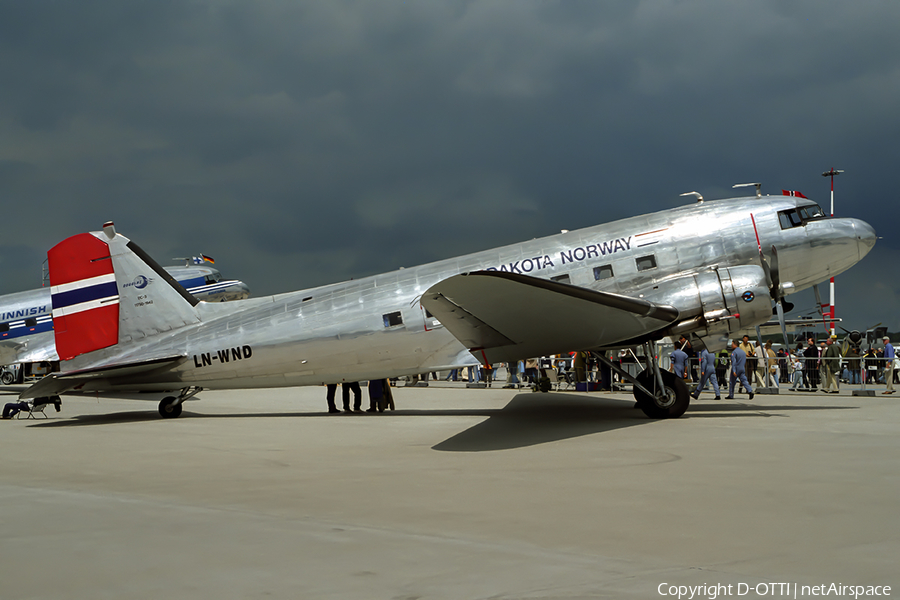 Dakota Norway Douglas DC-3A (LN-WND) | Photo 681693