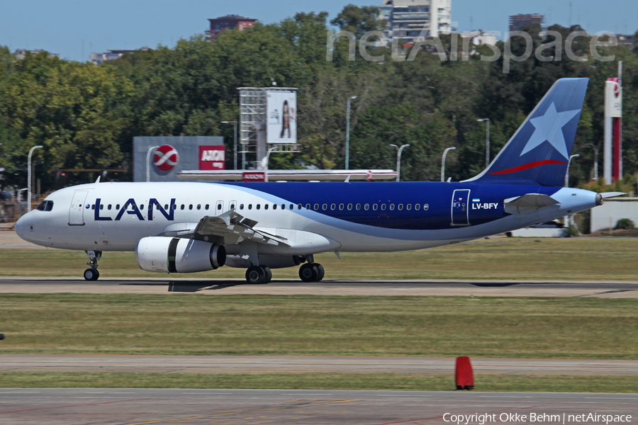 LAN Airlines Airbus A320-233 (LV-BFY) | Photo 230186