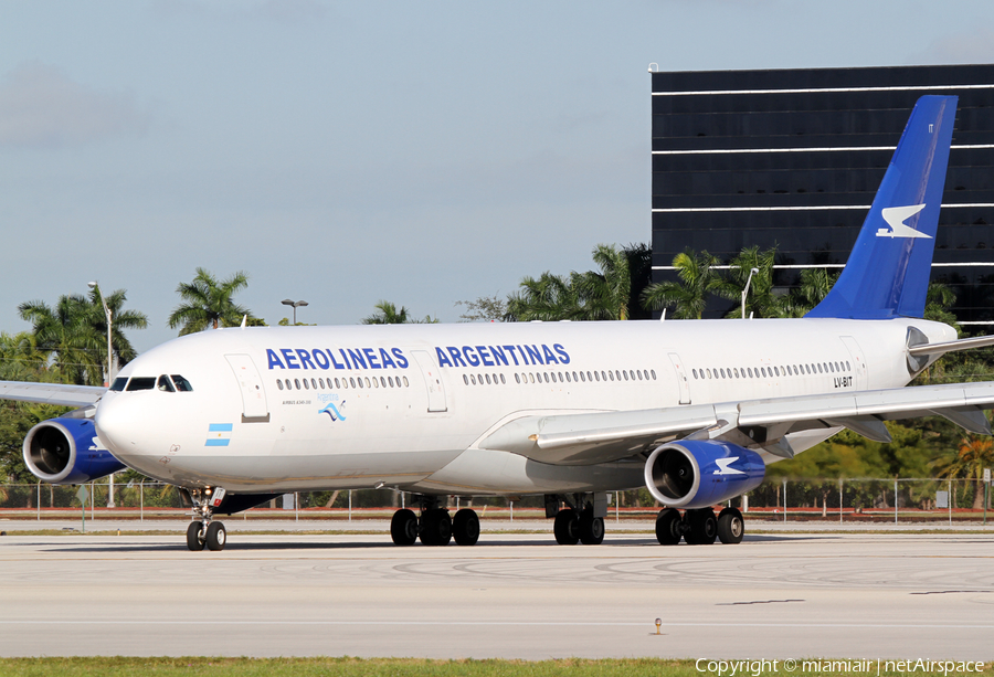 Aerolineas Argentinas Airbus A340-313 (LV-BIT) | Photo 1200