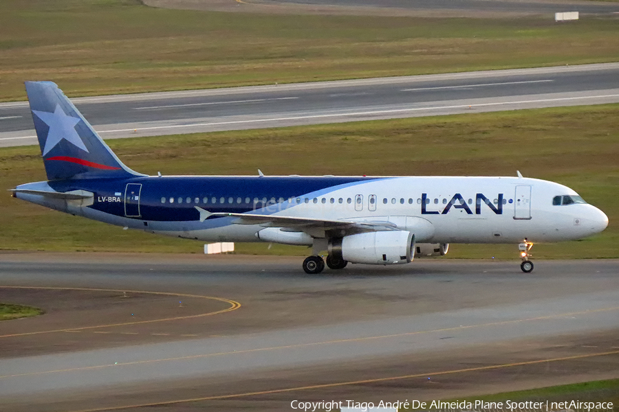 LAN Argentina Airbus A320-233 (LV-BRA) | Photo 449553