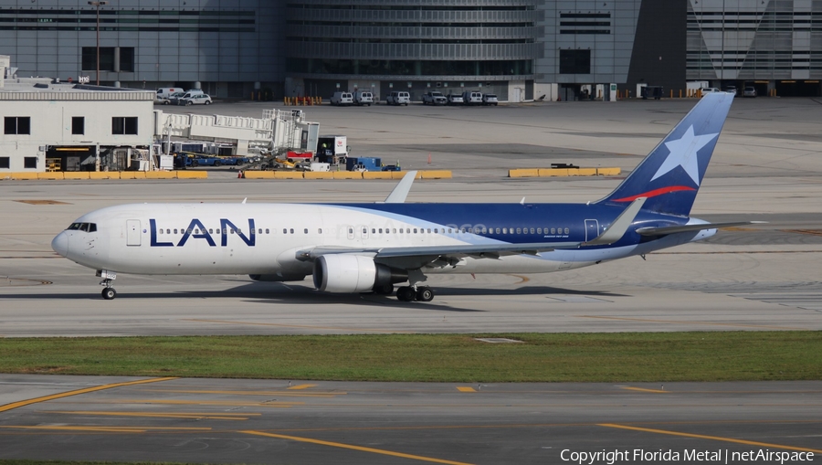 LAN Airlines Boeing 767-316(ER) (LV-CDQ) | Photo 324860