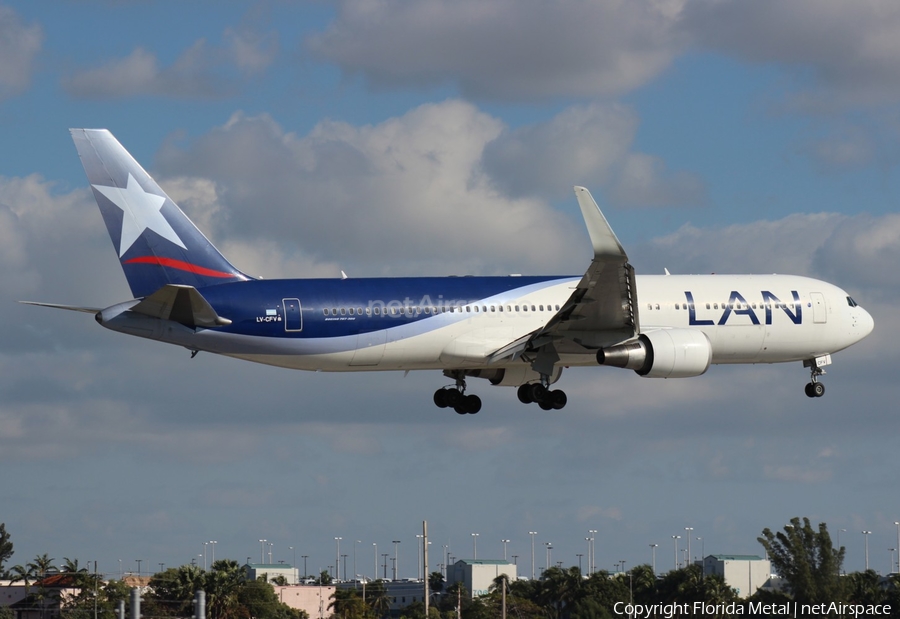 LATAM Airlines Argentina Boeing 767-316(ER) (LV-CFV) | Photo 298091
