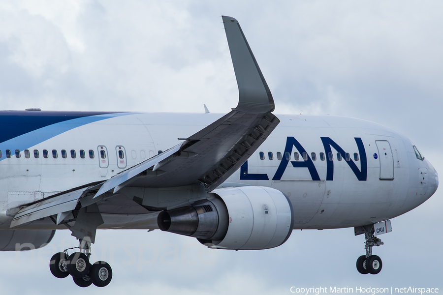 LAN Airlines Boeing 767-316(ER) (LV-CKU) | Photo 255495