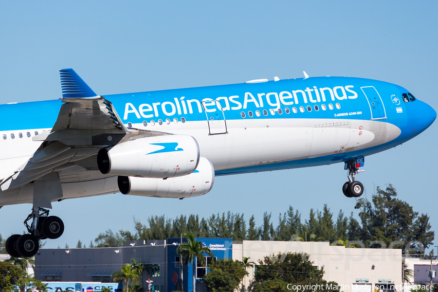 Aerolineas Argentinas Airbus A340-313X (LV-CSE) | Photo 97038