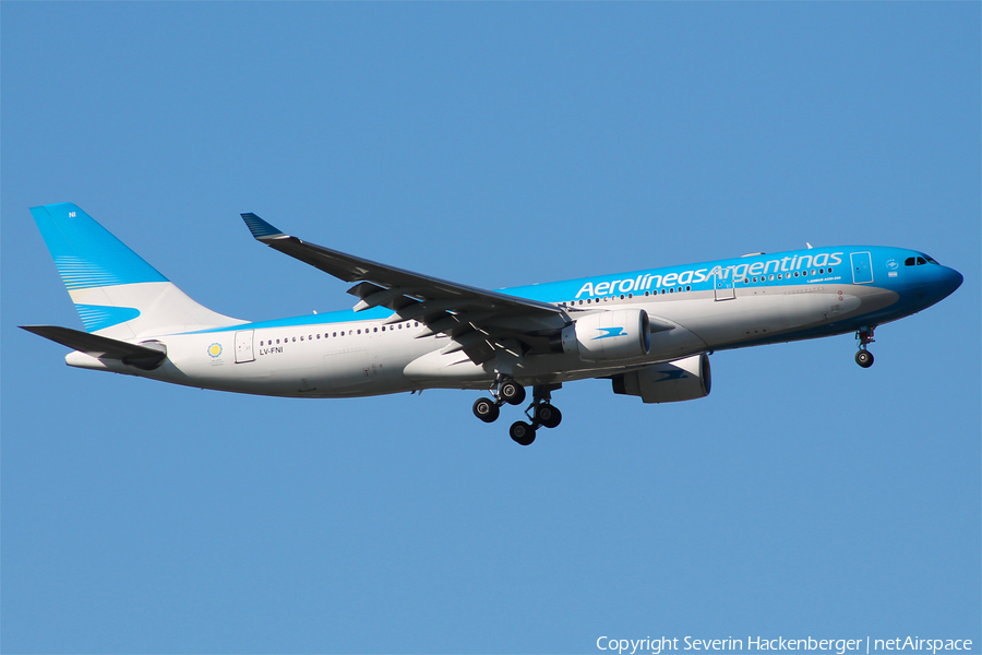 Aerolineas Argentinas Airbus A330-223 (LV-FNI) | Photo 177582