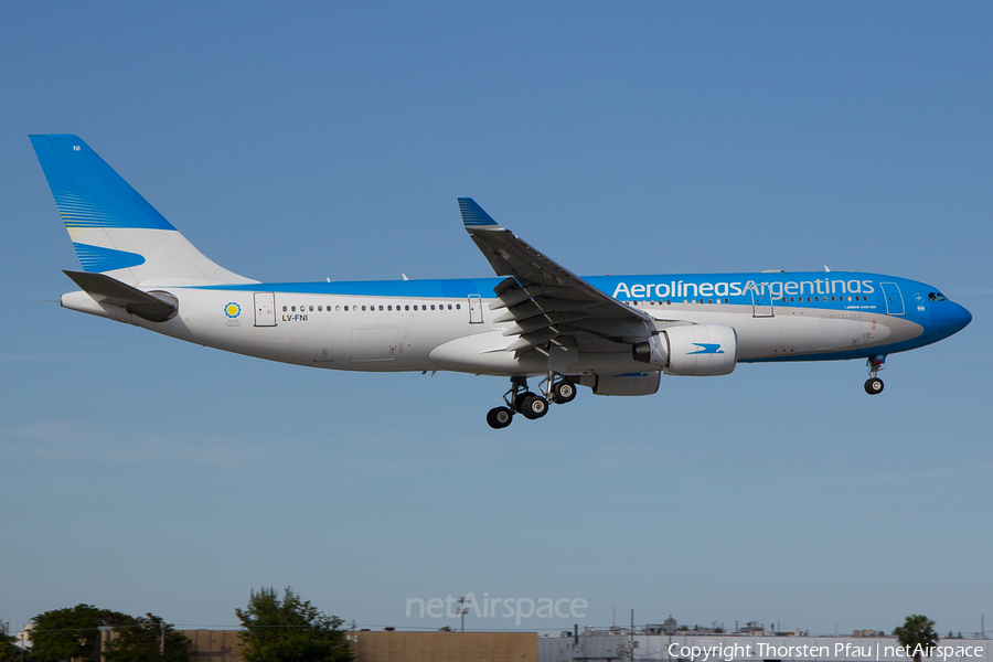 Aerolineas Argentinas Airbus A330-223 (LV-FNI) | Photo 96879