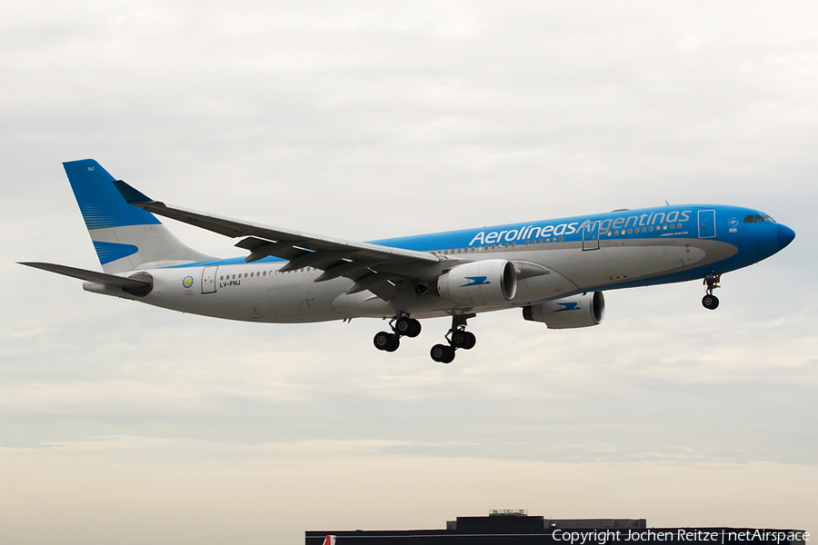Aerolineas Argentinas Airbus A330-223 (LV-FNJ) | Photo 101154