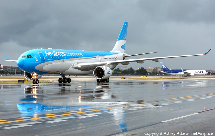 Aerolineas Argentinas Airbus A330-223 (LV-FNJ) | Photo 135509