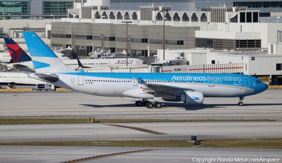 Aerolineas Argentinas Airbus A330-223 (LV-FNJ) | Photo 300009