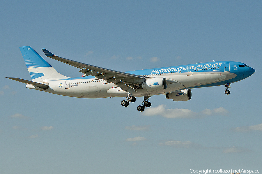 Aerolineas Argentinas Airbus A330-223 (LV-FNJ) | Photo 347304