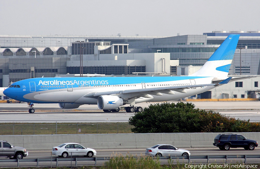 Aerolineas Argentinas Airbus A330-223 (LV-FNJ) | Photo 94323