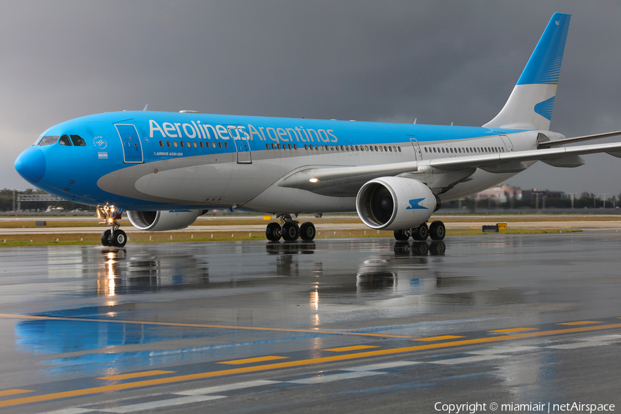 Aerolineas Argentinas Airbus A330-223 (LV-FNJ) | Photo 95674