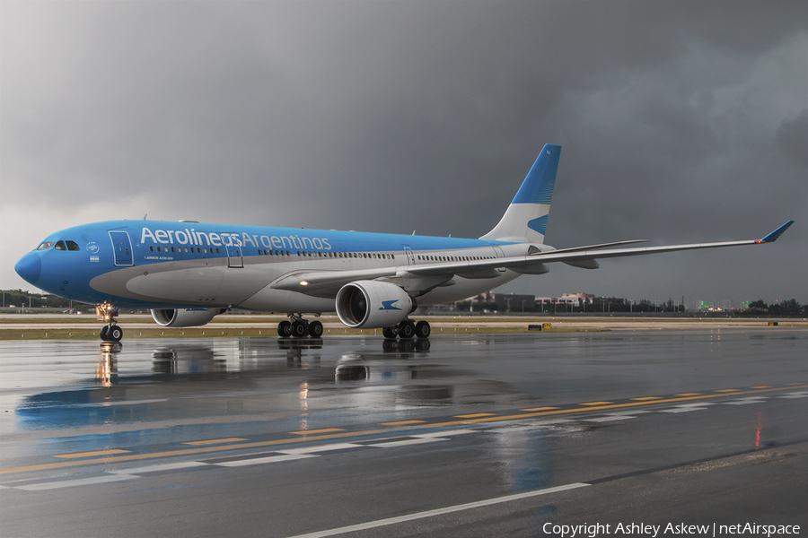 Aerolineas Argentinas Airbus A330-223 (LV-FNJ) | Photo 95749