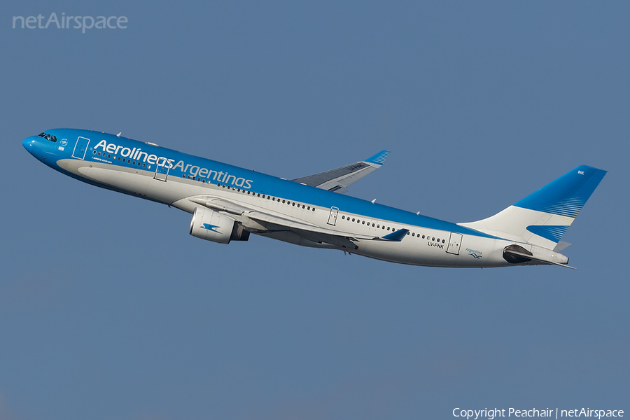 Aerolineas Argentinas Airbus A330-223 (LV-FNK) | Photo 190857