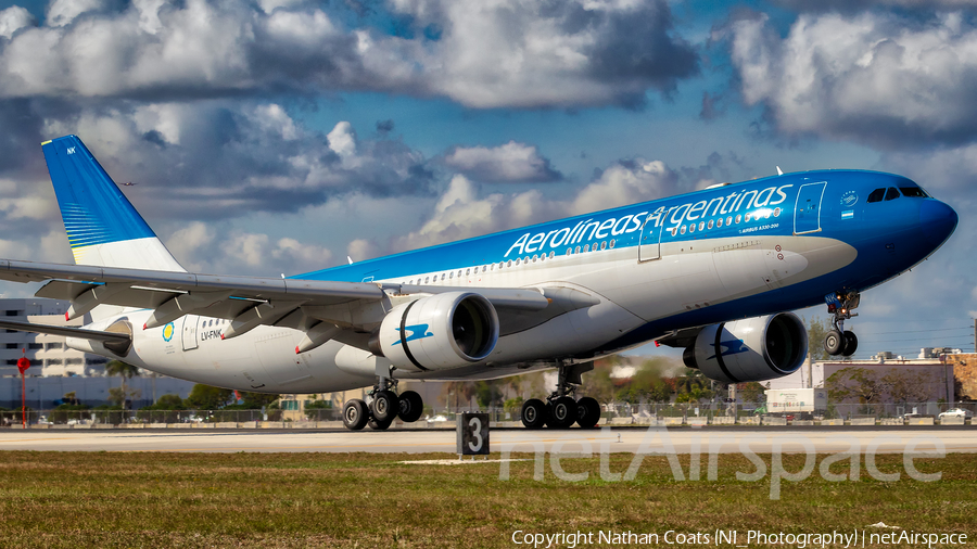 Aerolineas Argentinas Airbus A330-223 (LV-FNK) | Photo 223212