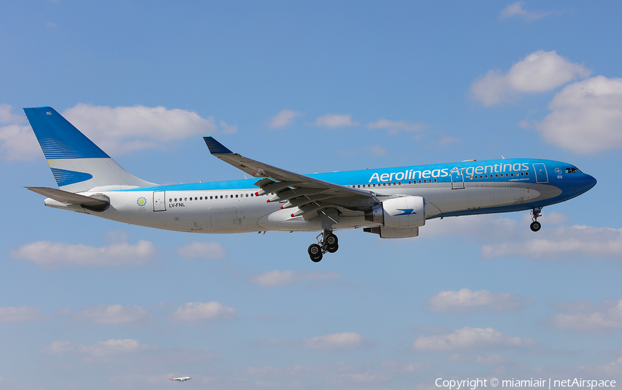 Aerolineas Argentinas Airbus A330-223 (LV-FNL) | Photo 306092