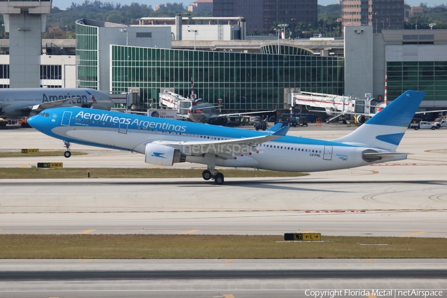 Aerolineas Argentinas Airbus A330-223 (LV-FNL) | Photo 549277