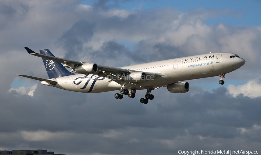 Aerolineas Argentinas Airbus A340-313X (LV-FPV) | Photo 324871