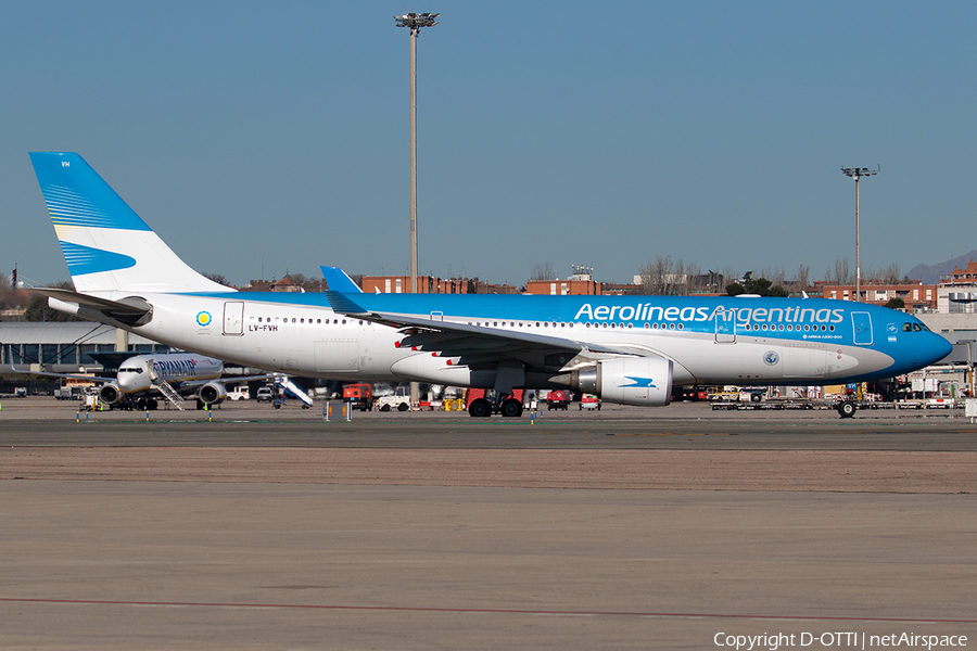 Aerolineas Argentinas Airbus A330-202 (LV-FVH) | Photo 376028