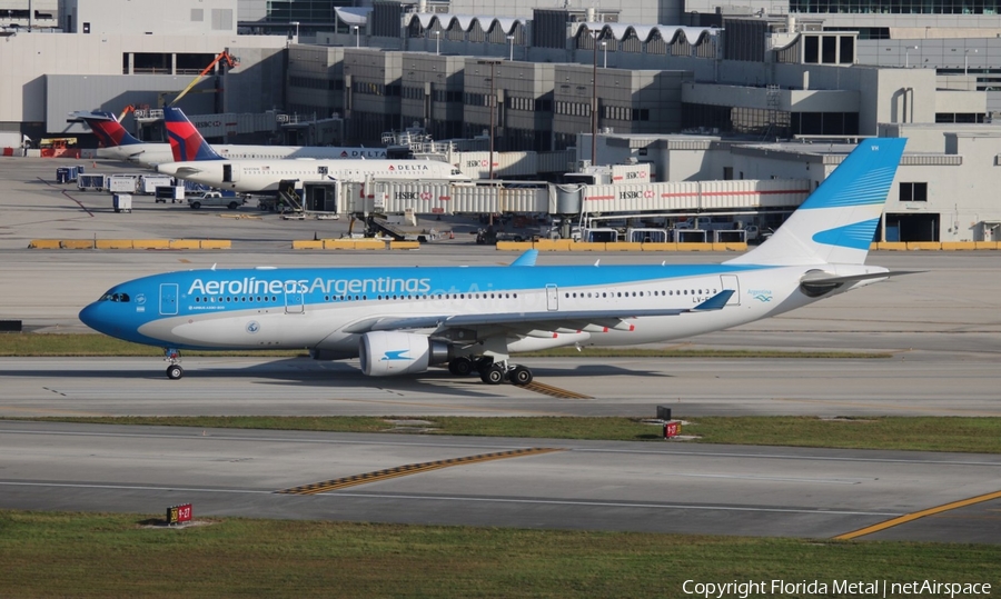 Aerolineas Argentinas Airbus A330-202 (LV-FVH) | Photo 295764
