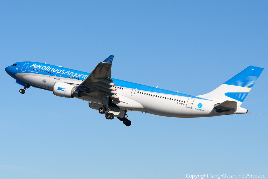Aerolineas Argentinas Airbus A330-202 (LV-FVI) | Photo 492143