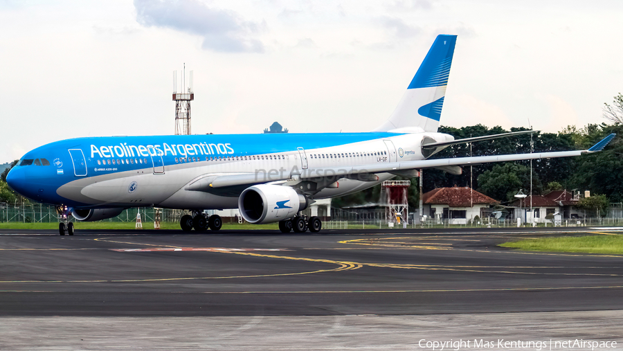 Aerolineas Argentinas Airbus A330-202 (LV-GIF) | Photo 537288