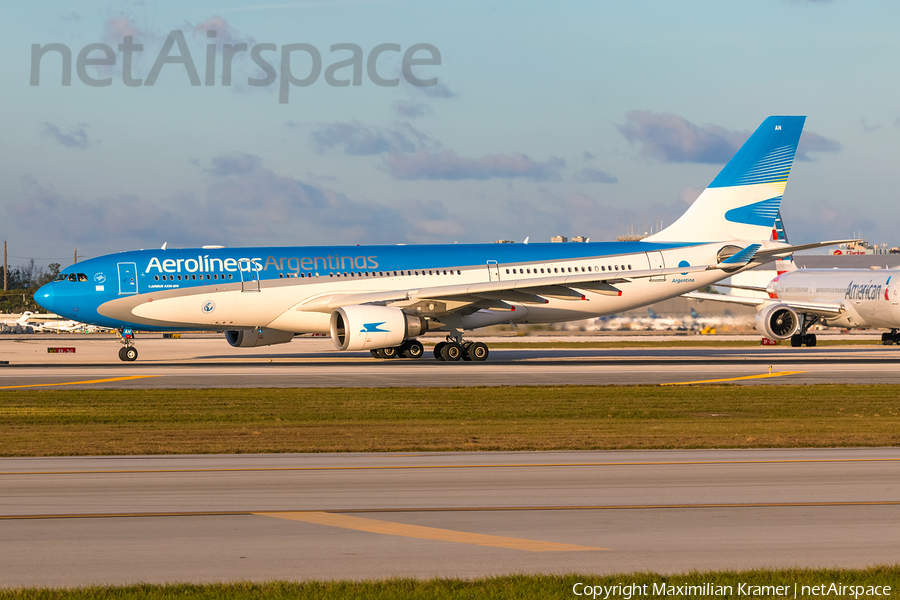 Aerolineas Argentinas Airbus A330-202 (LV-KAN) | Photo 603167