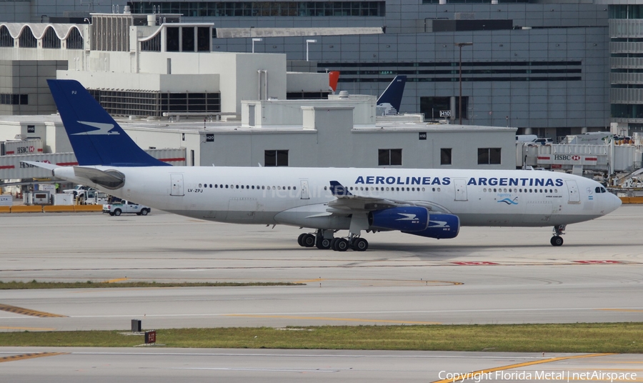 Aerolineas Argentinas Airbus A340-211 (LV-ZPJ) | Photo 324872