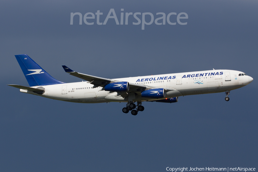 Aerolineas Argentinas Airbus A340-211 (LV-ZPX) | Photo 60418