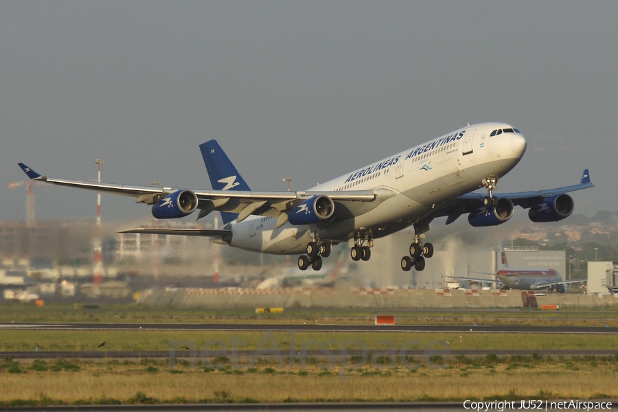 Aerolineas Argentinas Airbus A340-211 (LV-ZPX) | Photo 82633